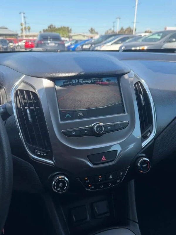 2017 Chevrolet Cruze LT Auto