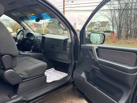 2012 Nissan Titan SV