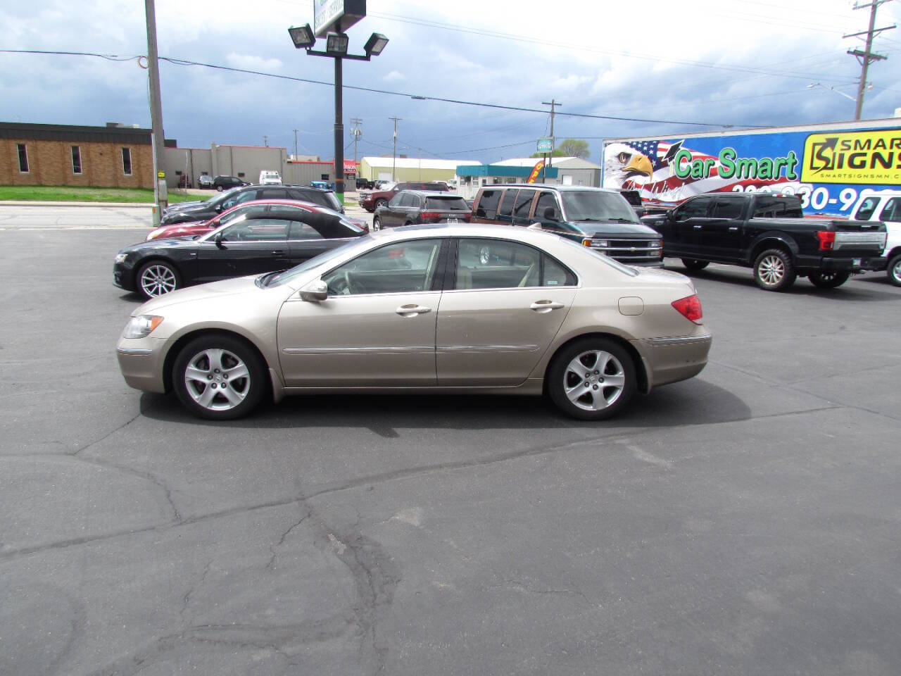 2006 Acura RL for sale at Car Smart Of St. Cloud in Saint Cloud, MN