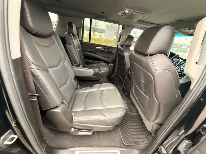 2017 Cadillac Escalade ESV Luxury