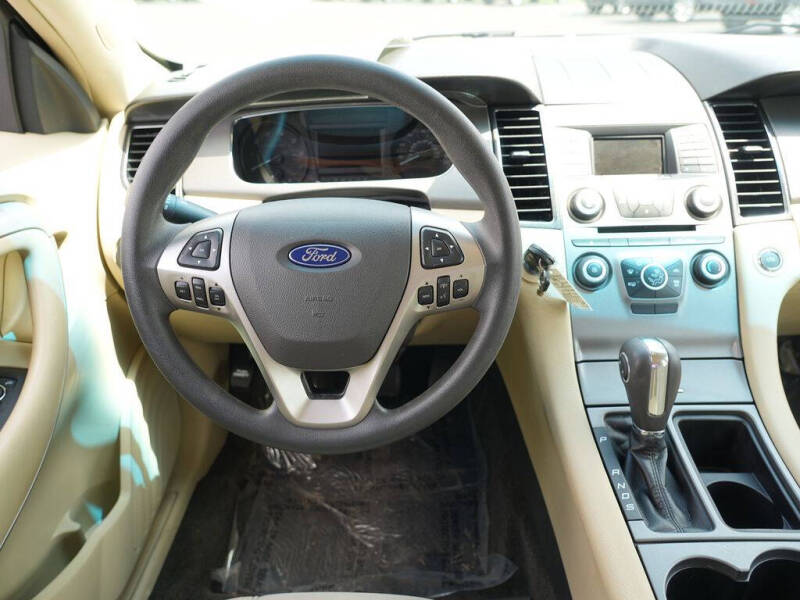 2018 Ford Taurus SE