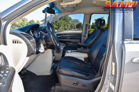 2014 Chrysler Town and Country Touring