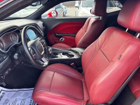 2016 Dodge Challenger SXT Plus