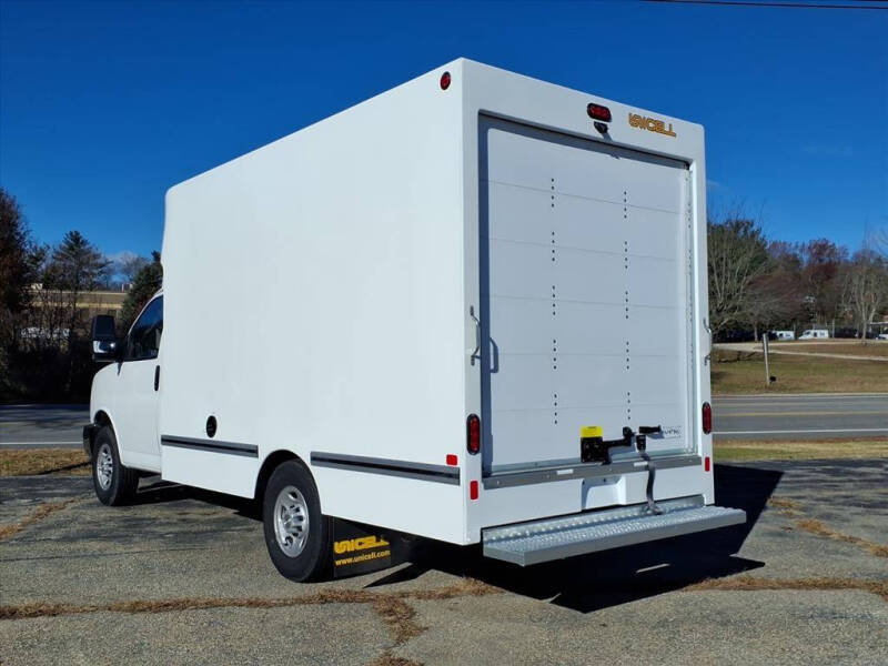 2025 Chevrolet Express 3500