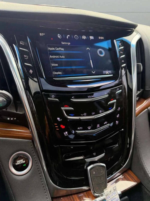 2016 Cadillac Escalade Luxury Collection