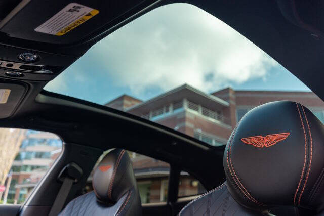 2022 Aston Martin DBX