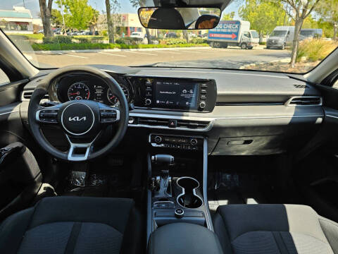 2023 Kia K5 LXS