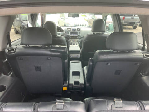 2013 Toyota Highlander SE