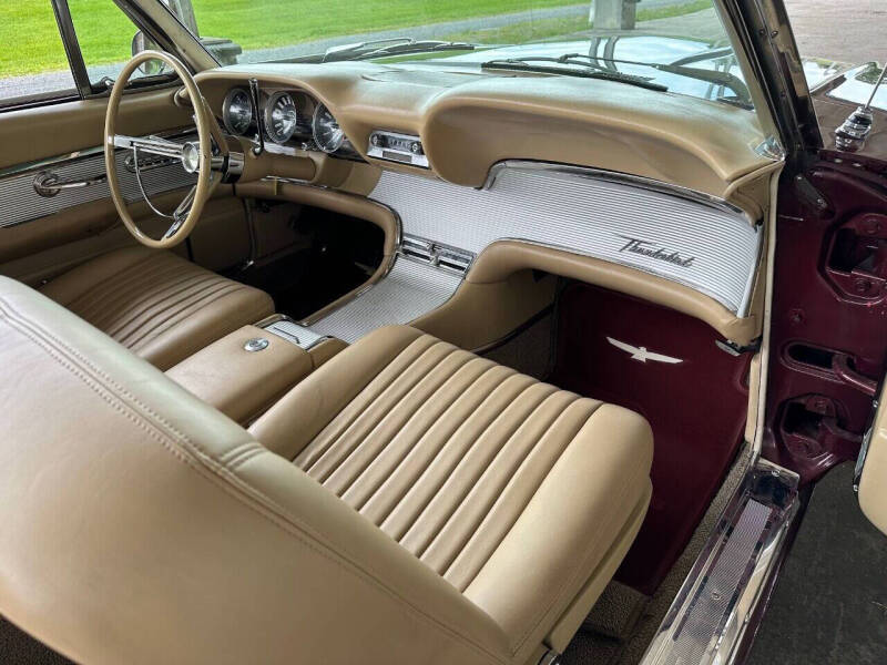 1961 Ford Thunderbird