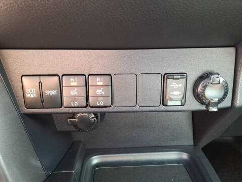 2017 Toyota RAV4 SE