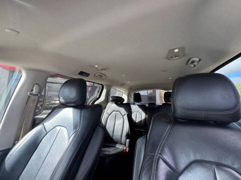 2017 Chrysler Pacifica Touring-L Plus