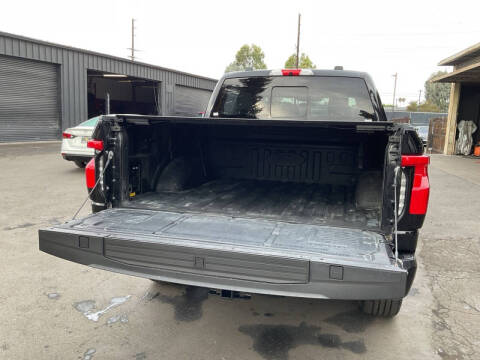 2022 Ford F-150 Lightning Lariat