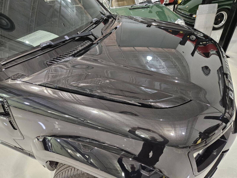 2024 Land Rover Defender 110 V8 P525