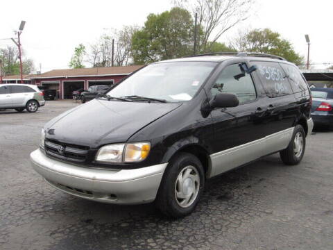 2000 Toyota Sienna for sale at Minter Auto Sales in South Houston TX