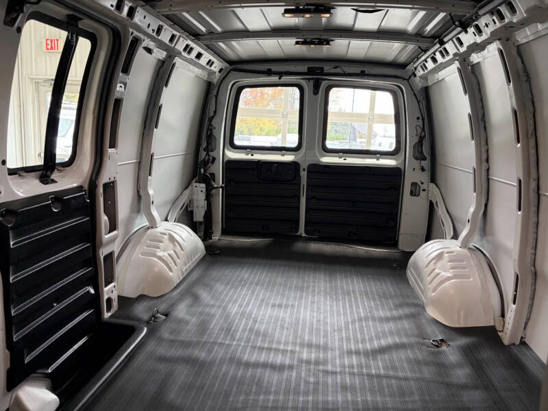 2023 Chevrolet Express 2500