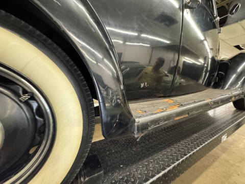 1937 Ford Deluxe