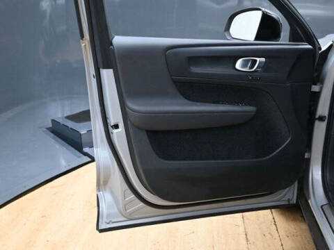 2025 Volvo EX40 Twin Core