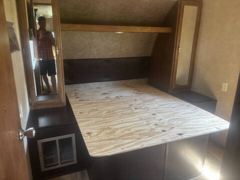 2017 Forest River 31 BKIS Wildwood