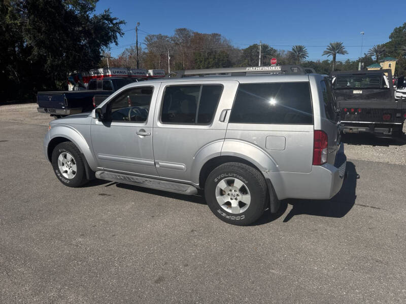 2006 Nissan Pathfinder LE