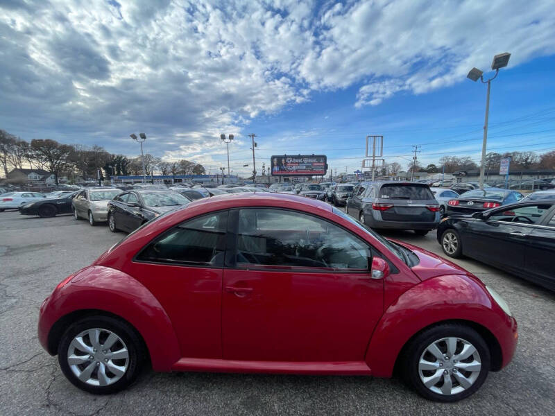 2010 Volkswagen New Beetle Base photo 5