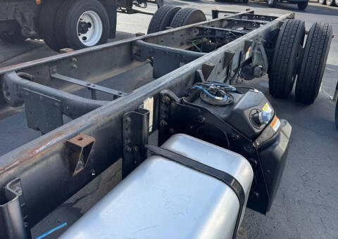 2013 Freightliner Business class M2