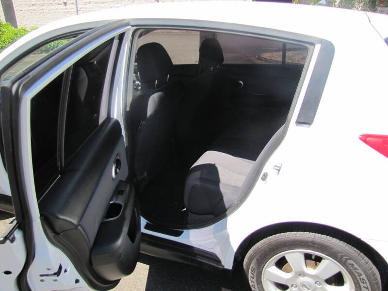 2009 Nissan Versa 1.8 SL