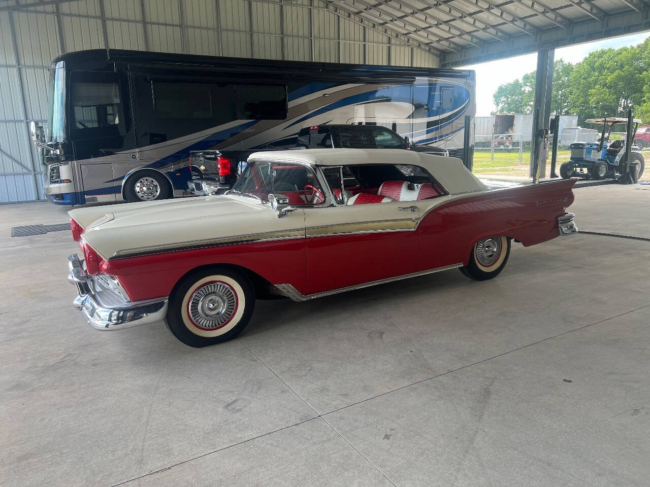 1957 Ford Fairlane 500 CONVERTIBLE 