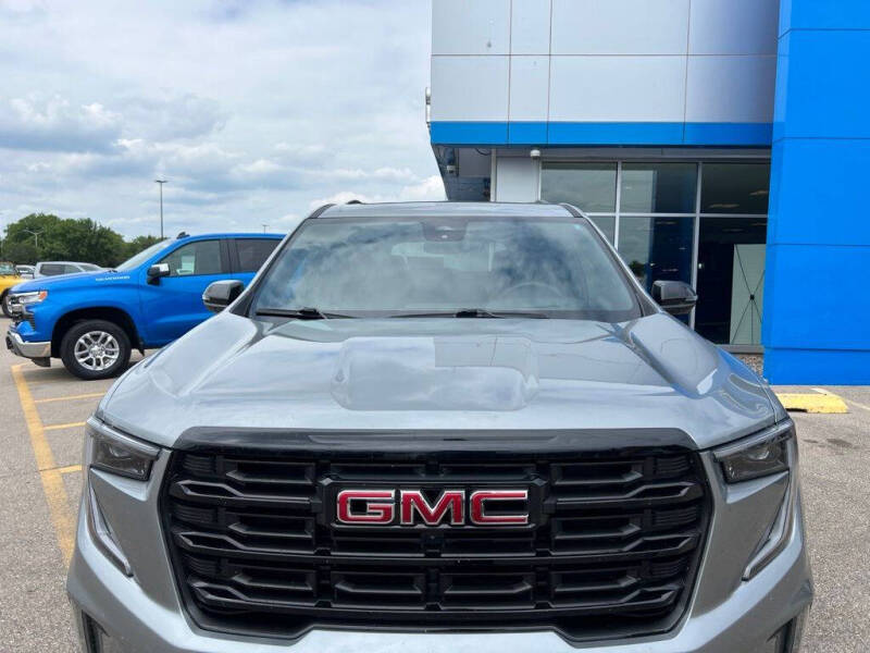 2024 GMC Acadia Elevation