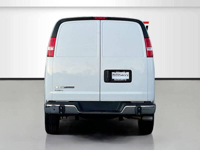 2025 Chevrolet Express 2500