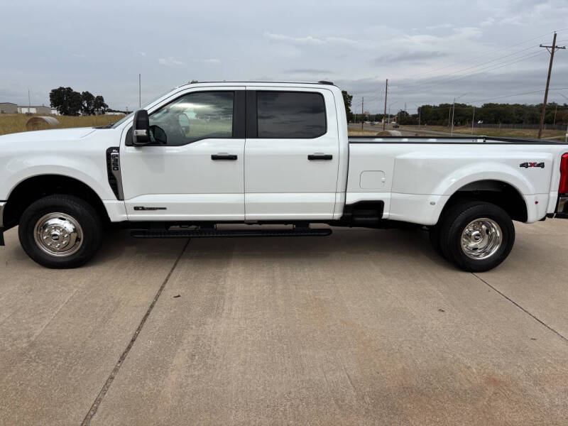 2023 Ford F-350 Super Duty XL's photo
