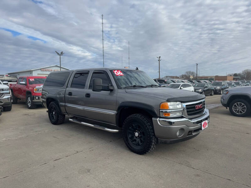 2006 GMC Sierra 1500 for sale at UNITED AUTO INC in South Sioux City NE