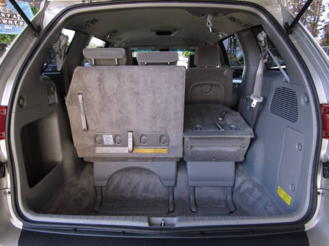 2005 Toyota Sienna LE 7 Passenger