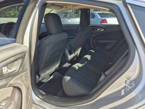 2016 Chrysler 200 Limited