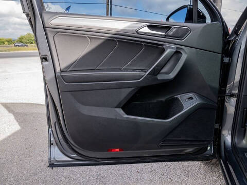 2022 Volkswagen Tiguan SE R-Line Black