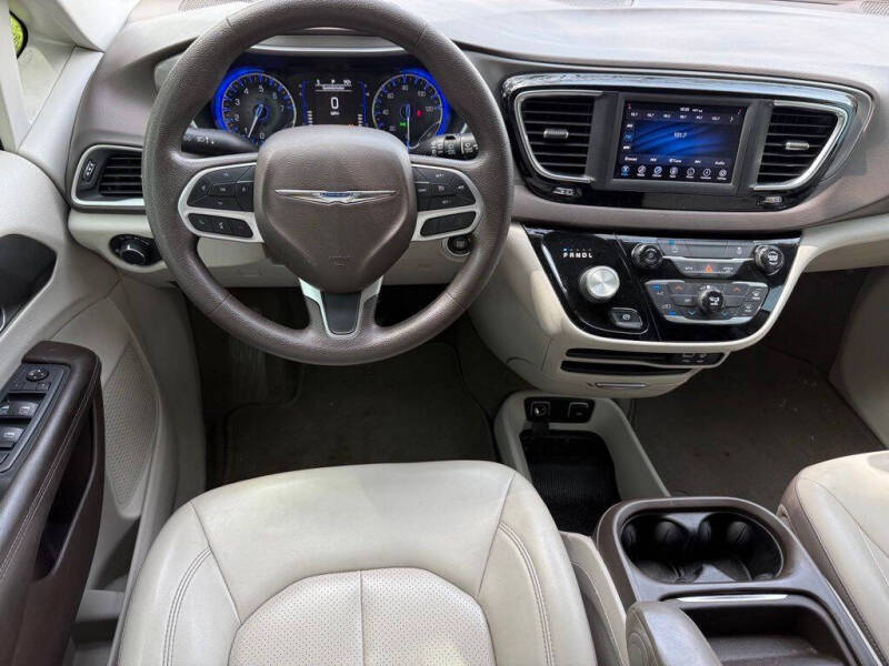 2020 Chrysler Voyager LXi