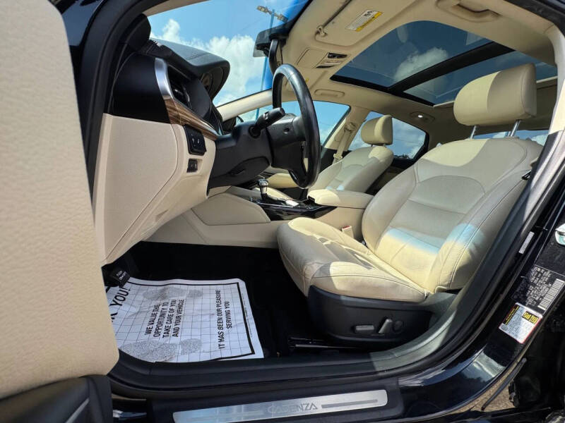 2017 Kia Cadenza Premium