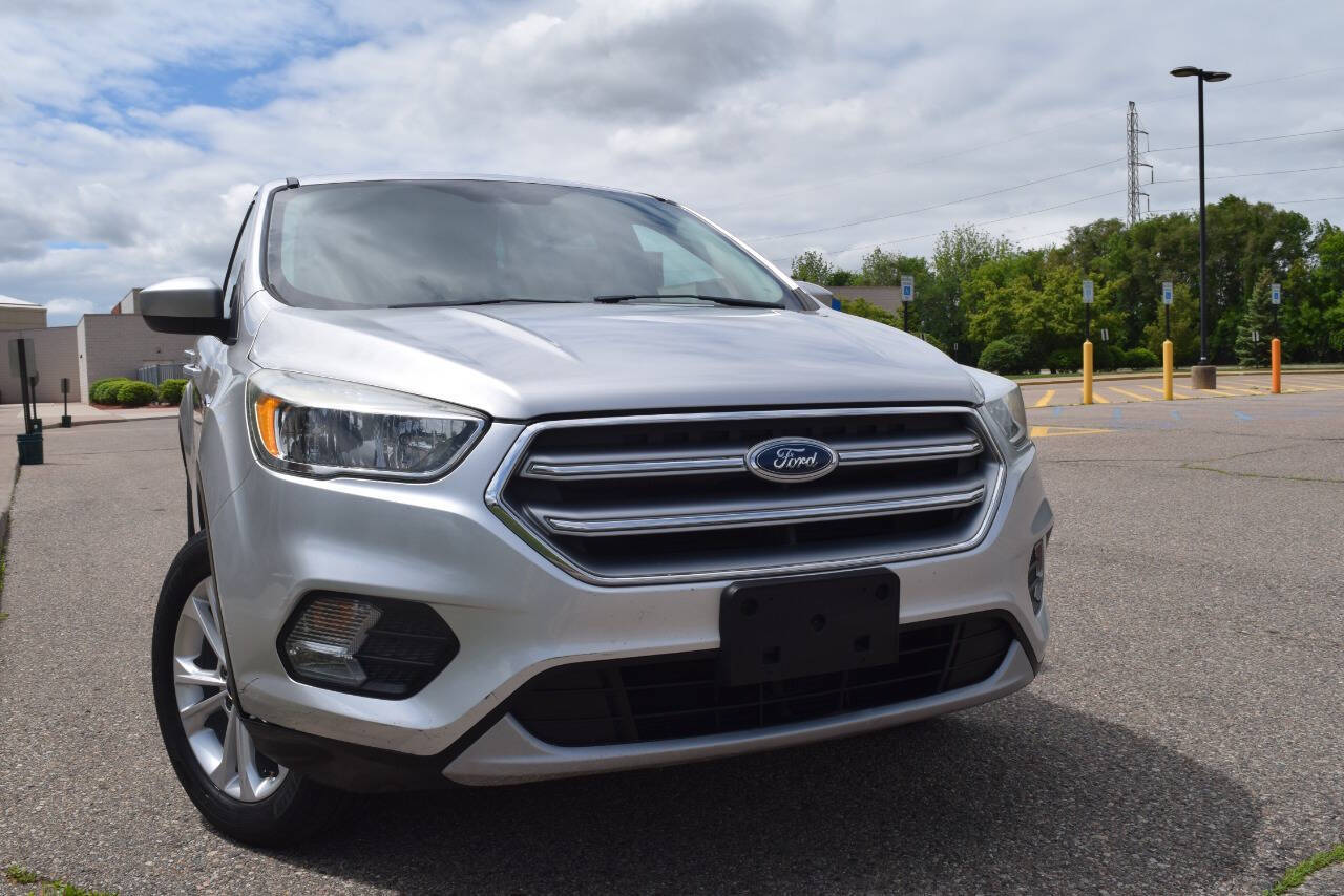 Silver 2017 Ford Escape SE AWD SE 4dr SUV 1