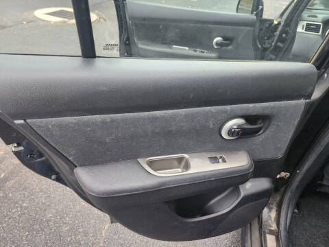 2011 Nissan Versa 1.8 S