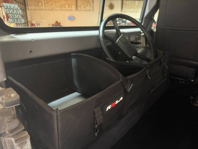 1990 Land Rover Defender