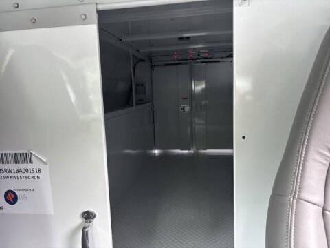 2025 Chevrolet Express 3500