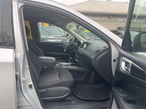 2020 Nissan Pathfinder S