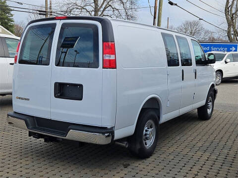 2025 Chevrolet Express 2500