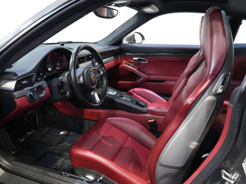 2017 Porsche 911 Carrera 4S