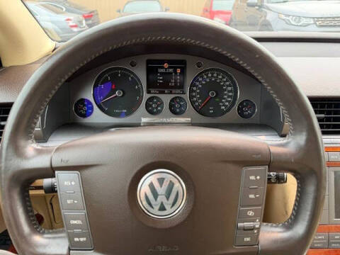 2004 Volkswagen Phaeton V8