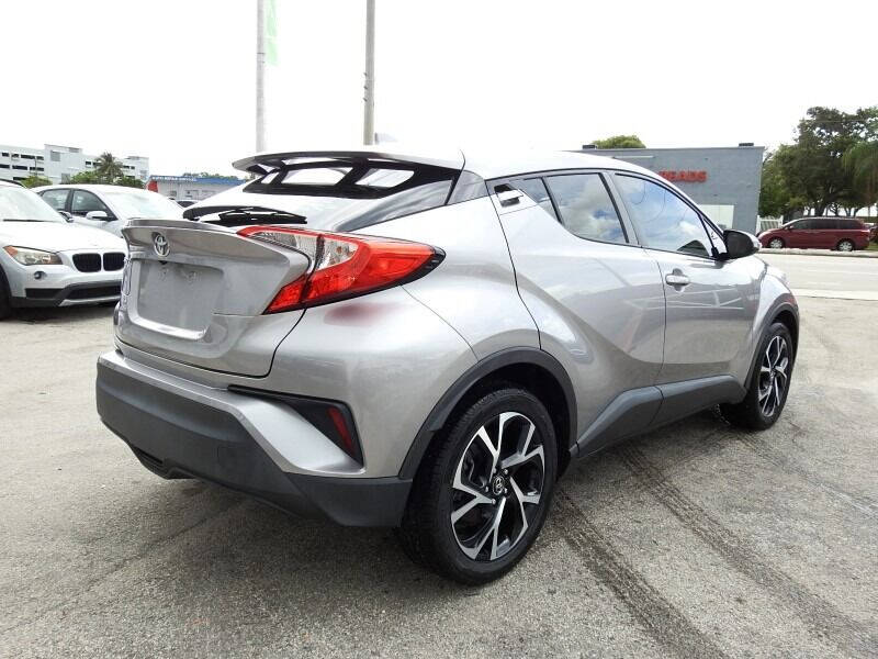 2019 TOYOTA C-HR SUV / Crossover - $19,900