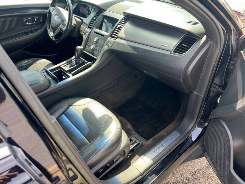 2016 Ford Taurus SHO