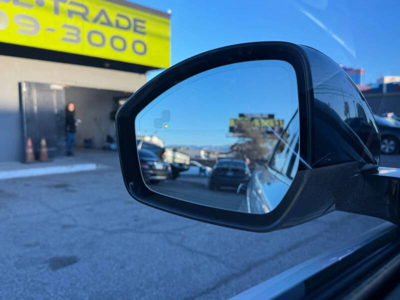 2018 Land Rover Range Rover Velar P250 R-Dynamic SE