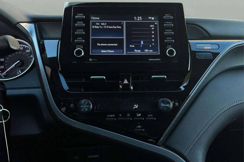 2022 Toyota Camry LE