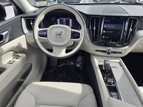 2025 Volvo XC60 T8 Plus Dark Theme