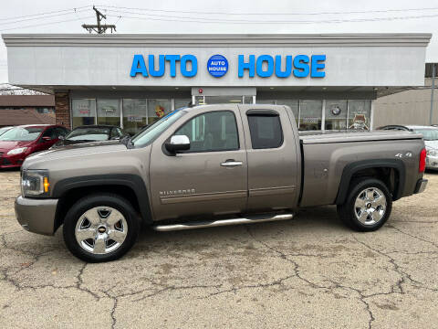 2011 Chevrolet Silverado 1500 for sale at Auto House Motors - Downers Grove in Downers Grove IL